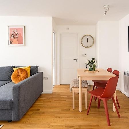 Contemporary City Centre Apartment With Parking 巴斯 外观 照片