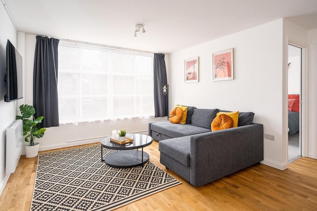 Contemporary City Centre Apartment With Parking 巴斯 外观 照片
