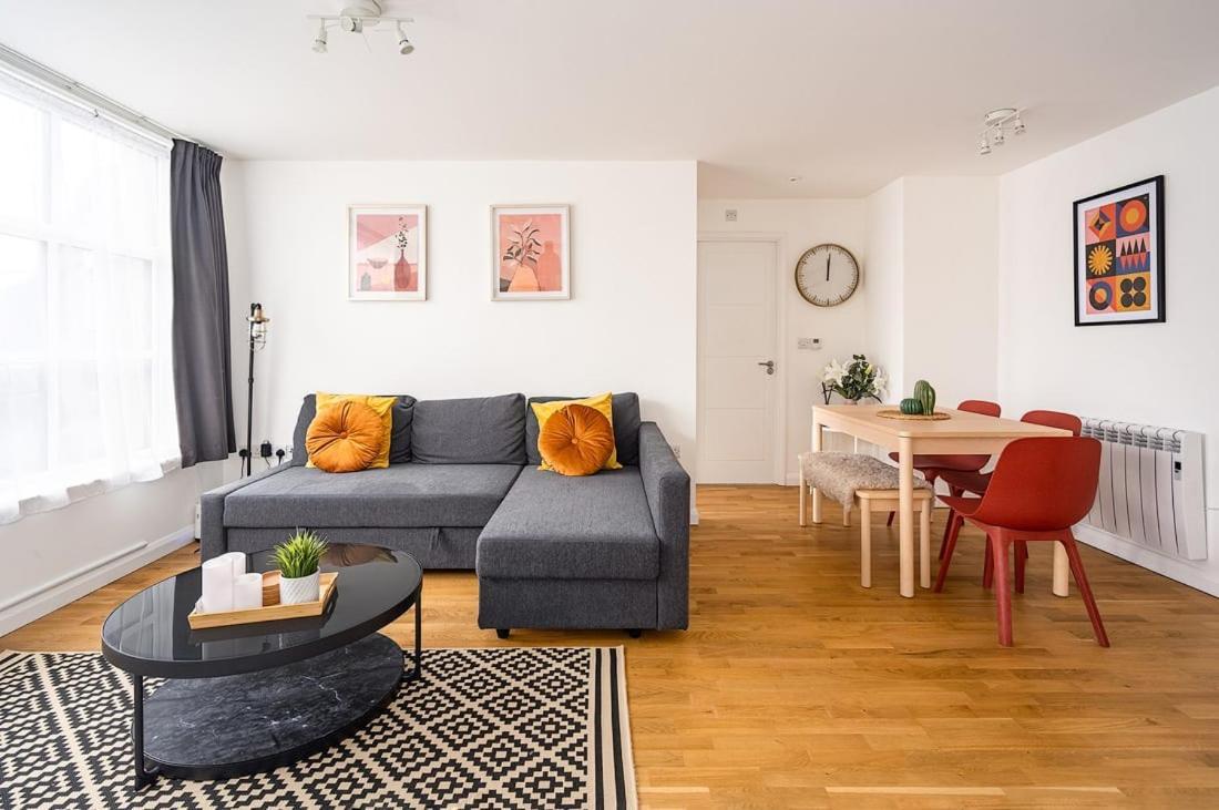 Contemporary City Centre Apartment With Parking 巴斯 外观 照片